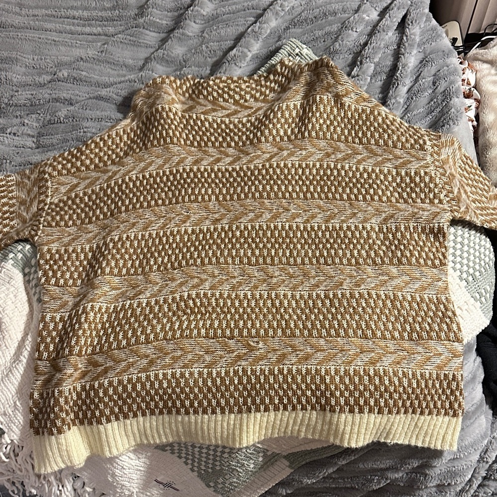 Women’s BKE sweater